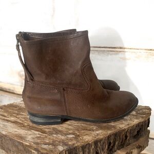Gap Elegant Brown Leather Back Zipper Ankle Booties Sz 8